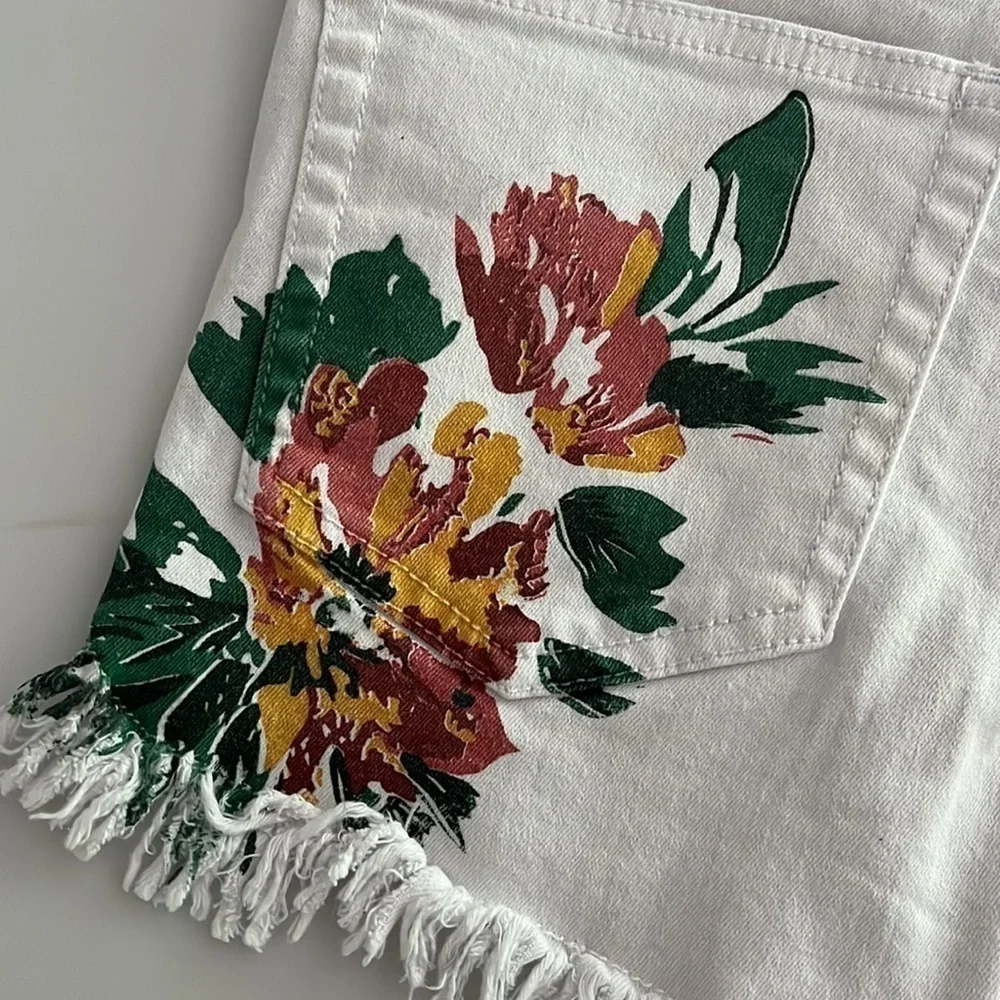 Guess White Floral High Rise Jean Raw Edge Shorts Size 26